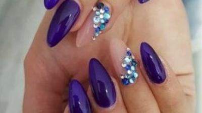 Nové vzory gélových nechtov.